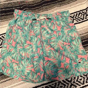 Crown & Ivy Green and Pink Leaf Print Women's Athletic Shorts